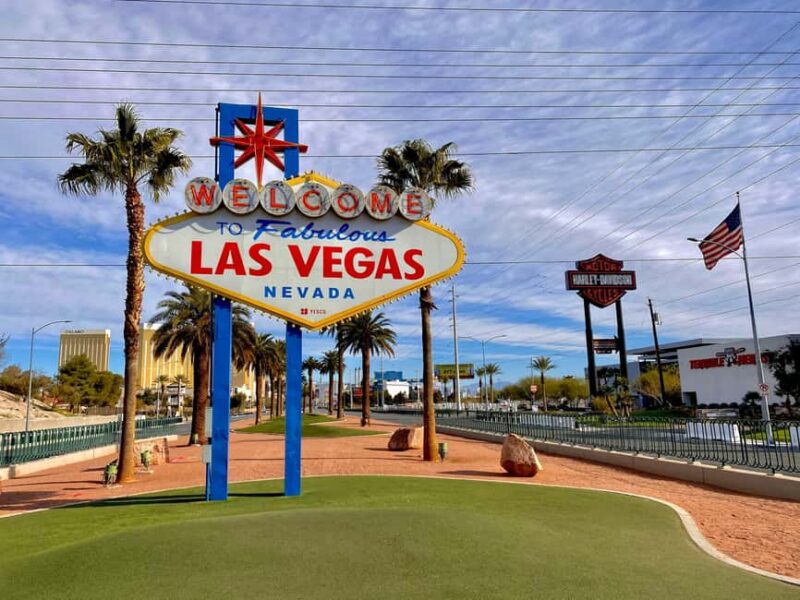 Las Vegas: Downtown Walking Tour with Local Guide - Discover the Heart of Las Vegas with a Downtown Walking Tour