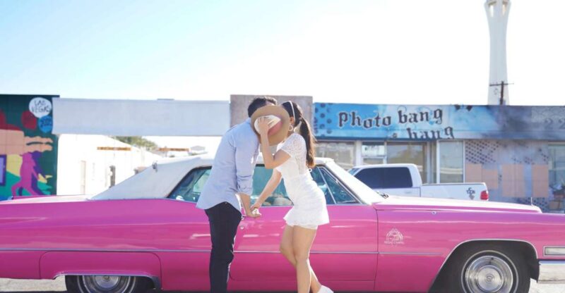 Las Vegas: Elvis Themed Wedding with Limousine - A Unique Wedding Experience in Las Vegas with Elvis and Limousine Service