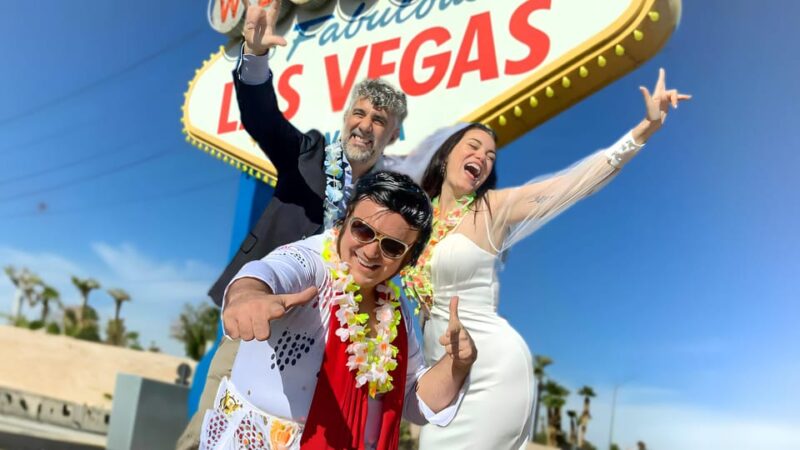 Las Vegas: Elvis Wedding with Las Vegas Sign Photos Included - A Unique Las Vegas Wedding Experience with Elvis Impersonator and Photos at the Vegas Sign