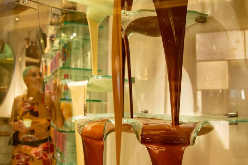 Las Vegas: Foodie Walking Tour on The Strip with Tastings - Discover the Flavors of the Las Vegas Strip with a Foodie Walking Tour