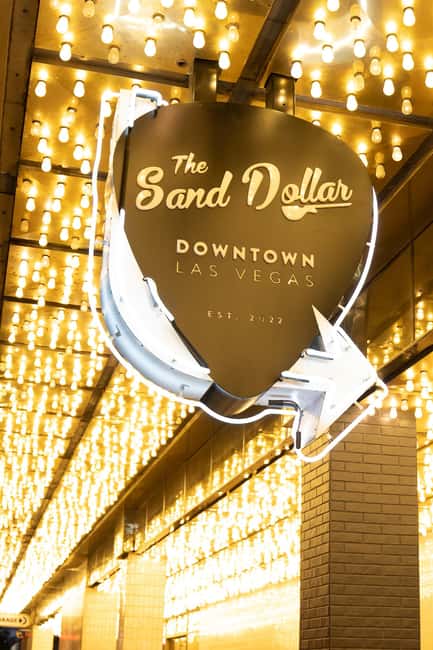 Las Vegas: Fremont Cocktail Crawl & Guided Walking Tour - Visiting the Historic El Cortez Casino