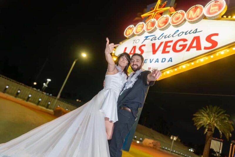 Las Vegas: Gold Elvis Vow Renewal or Wedding at Welcome Sign - The Cost and What You Need to Know About Pricing