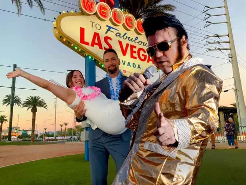 Las Vegas: Gold Elvis Vow Renewal or Wedding at Welcome Sign - The Unique Charm of a Vegas Wedding with Elvis