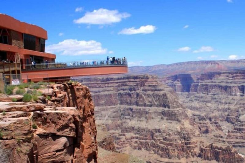 Las Vegas: Grand Canyon West, Hoover Dam & 7 Magic Mountains - Convenient Transport and Comfortable Amenities