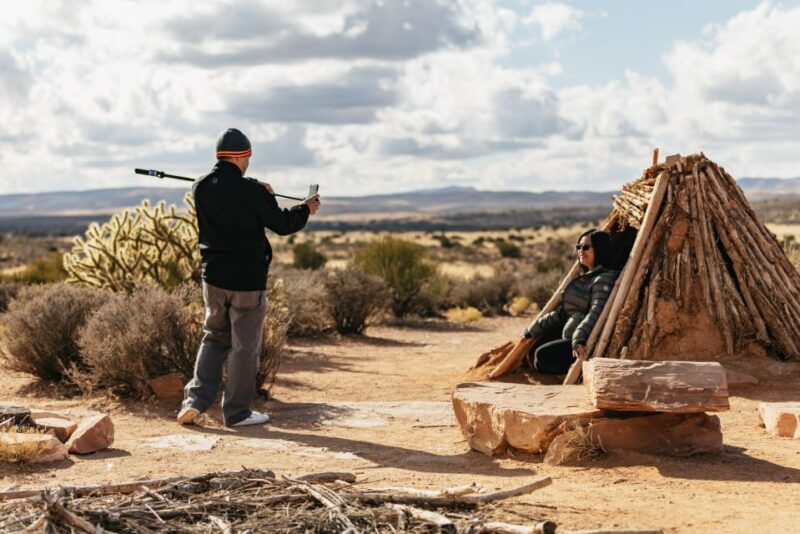 Las Vegas: Grand Canyon West Rim VIP Luxury Small Group Tour - Dining with Views at the Skywalk Café