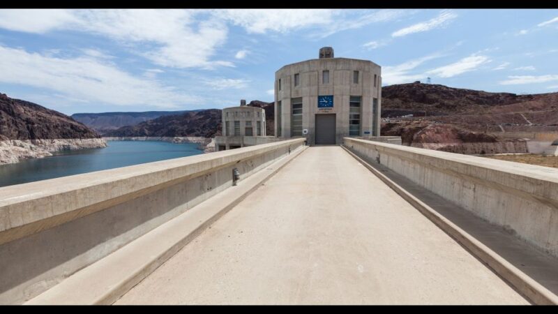 Las Vegas: Hoover Dam Express Tour - Walking Across Hoover Dam and Viewing the Spillway