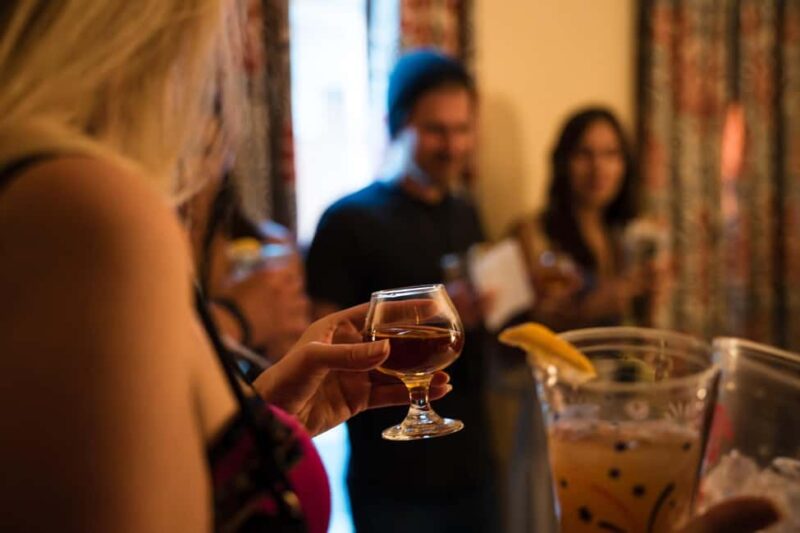 Las Vegas: Immersive 1920s Night Tour with Cocktails & Flask - Visiting Historic and Secret Spots on Fremont Street