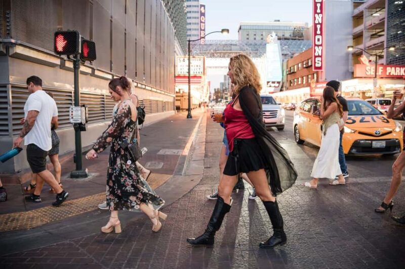 Las Vegas: Immersive 1920s Night Tour with Cocktails & Flask - Augmented Reality Stops Showcasing Vegas’ Past