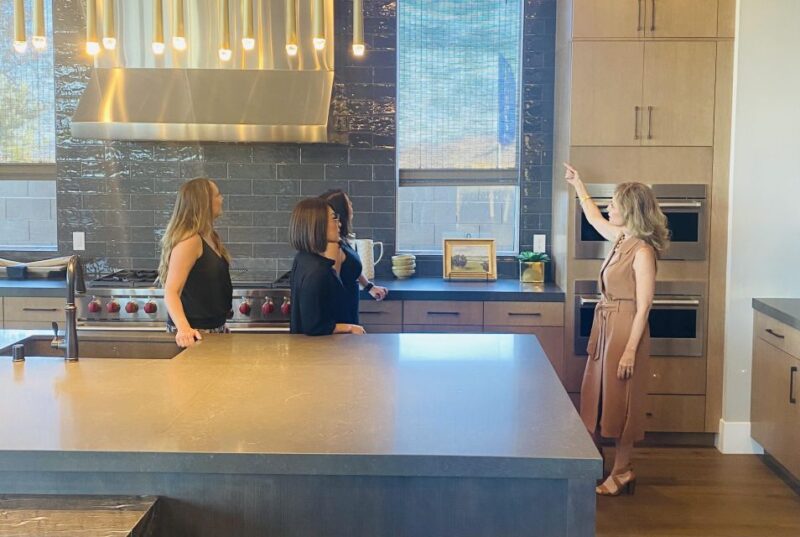 Las Vegas: Luxury Home Tour with Snacks and Drinks - Key Points