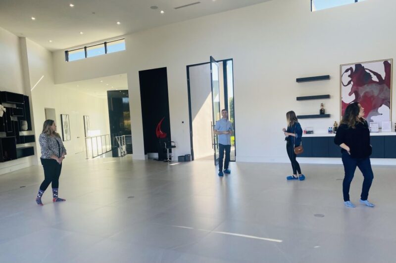 Las Vegas: Luxury Home Tour with Snacks and Drinks - Learning About Design and Architecture Trends