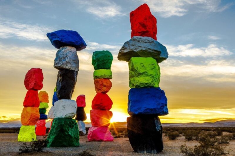 Las Vegas: Mojave, Red Rock Sign and 7 Magic Mountains Tour - The colorful spectacle of Seven Magic Mountains