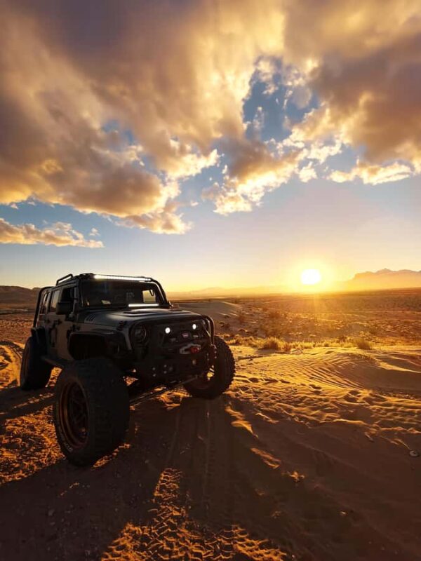 Las Vegas: Movie Night on the Sand Dunes - The Jeep That Becomes a Comfy Lounge