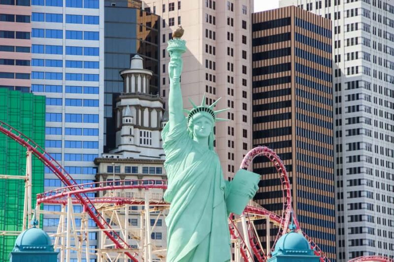 Las Vegas: New York-New York Hotel Big Apple Coaster Ride - The Ride Experience from the First Drop to the Loops
