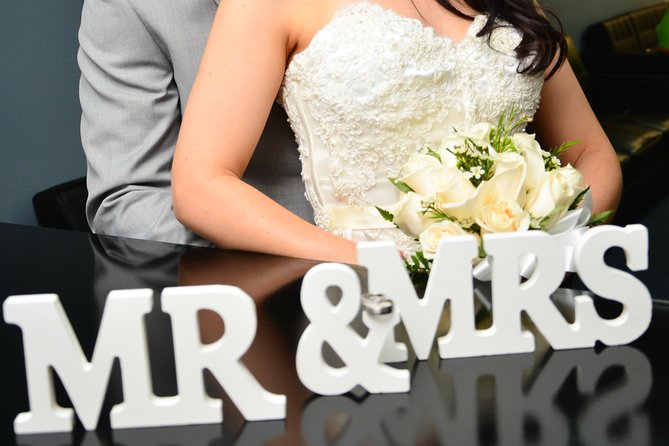 Las Vegas Night Flight Helicopter Wedding Ceremony - The Perfect Choice for Adventure-Seeking Couples