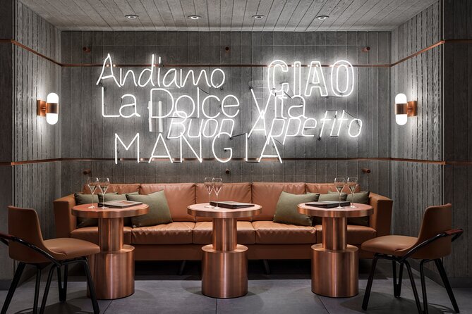 Las Vegas Night Flight with Dinner at Matteo Ristorante - Key Points