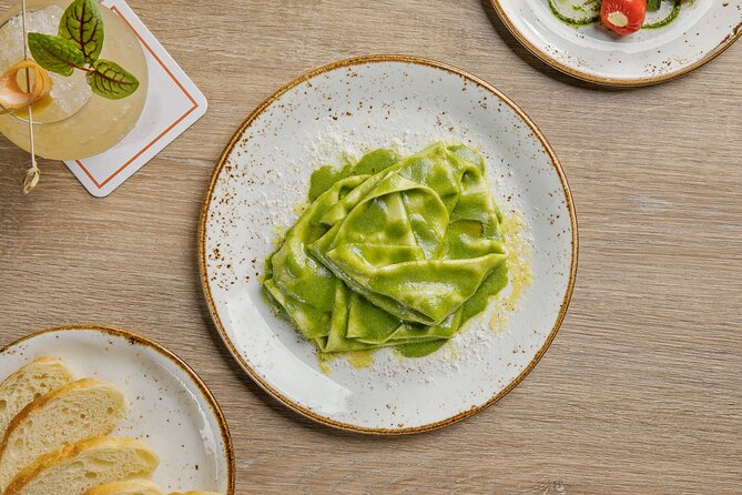 Las Vegas Night Flight with Dinner at Matteo Ristorante - Transportation to the Helicopter Terminal