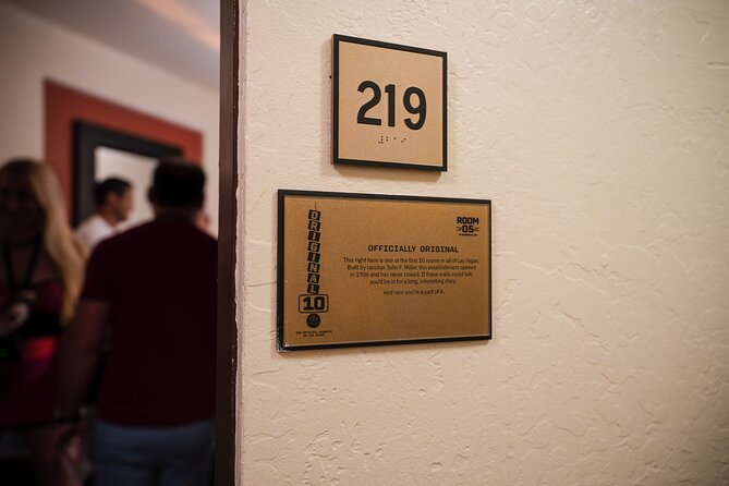 Las Vegas Night Tour Soiree-Burlesque, Cocktails, Keepsake Flask - Modern Speakeasies and the Queen of the West