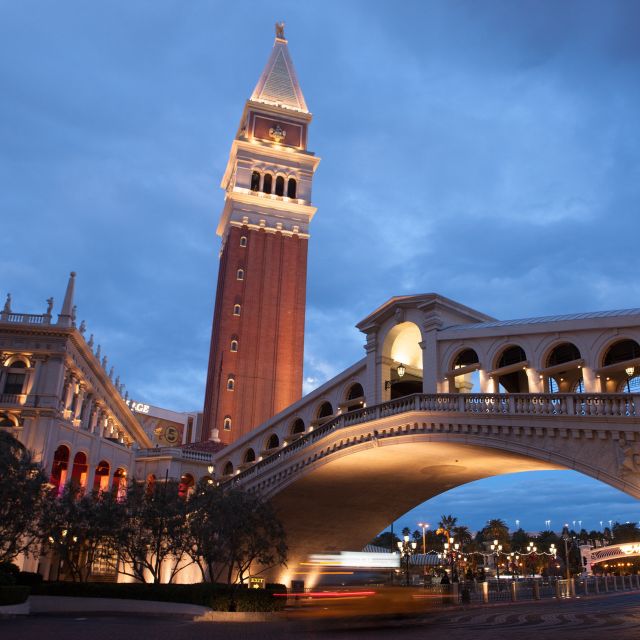 Las Vegas: Private Las Vegas Strip City Tour at Night - Exploring the Iconic Hotels along Las Vegas Blvd