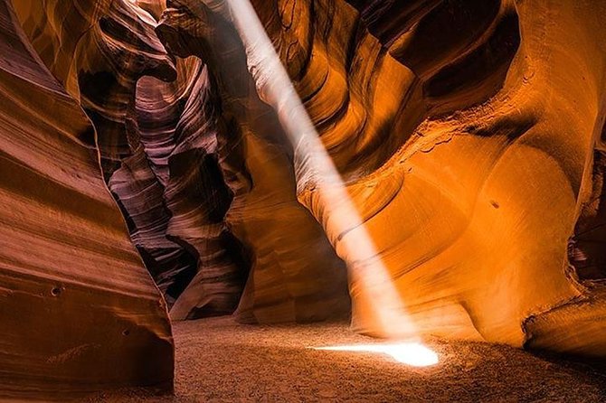 Las Vegas: Private Upper or Lower Antelope Canyon,Horseshoe Bend - Key Points