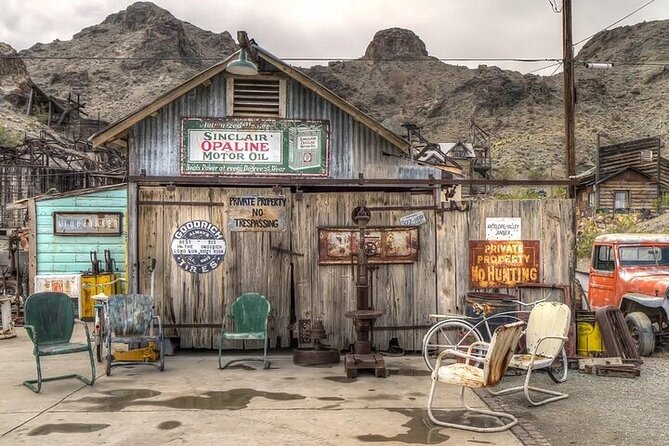 Las Vegas Red Rock Canyon and Nelson Ghost Town - Natural Beauty and Artistic Marvels: Lake Mead and More