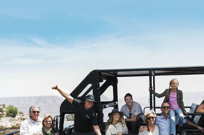 Las Vegas: Roundtrip Flight to Grand Canyon & Hummer Tour - The Box Lunch and On-Location Breaks