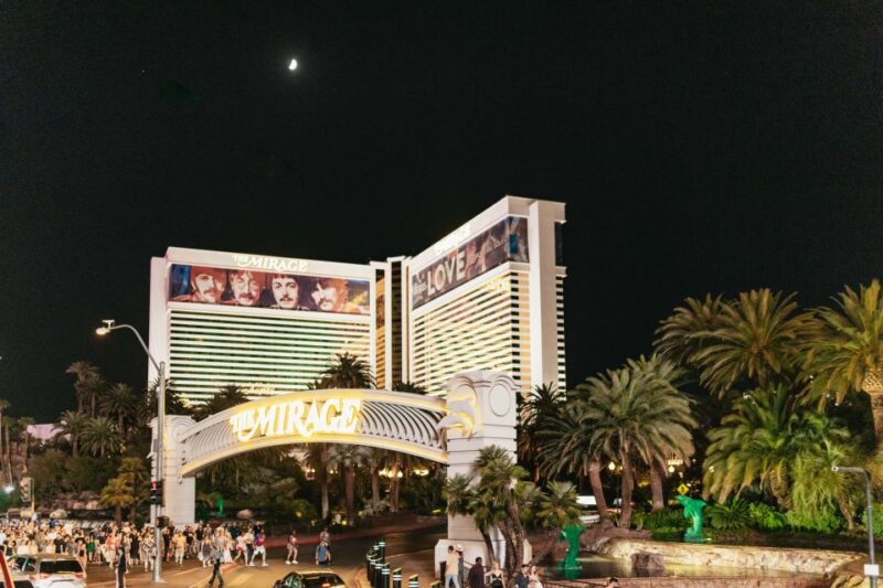 Las Vegas: Sightseeing Night Tour by Open-top Bus - The Audio Guide: Engaging and Informative Commentary
