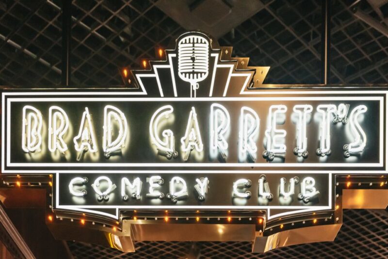 Las Vegas Strip: Brad Garretts Comedy Club at MGM Grand - A Night of Laughter at Brad Garretts Comedy Club in MGM Grand