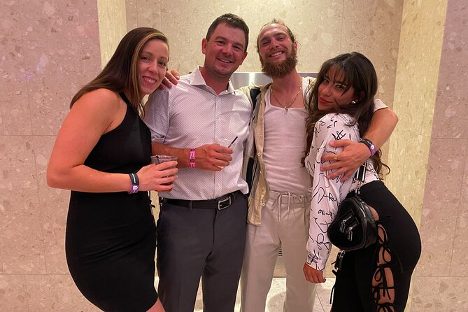 Las Vegas Strip Nightclub Crawl - Iconic Photo Stop at the Las Vegas Welcome Sign