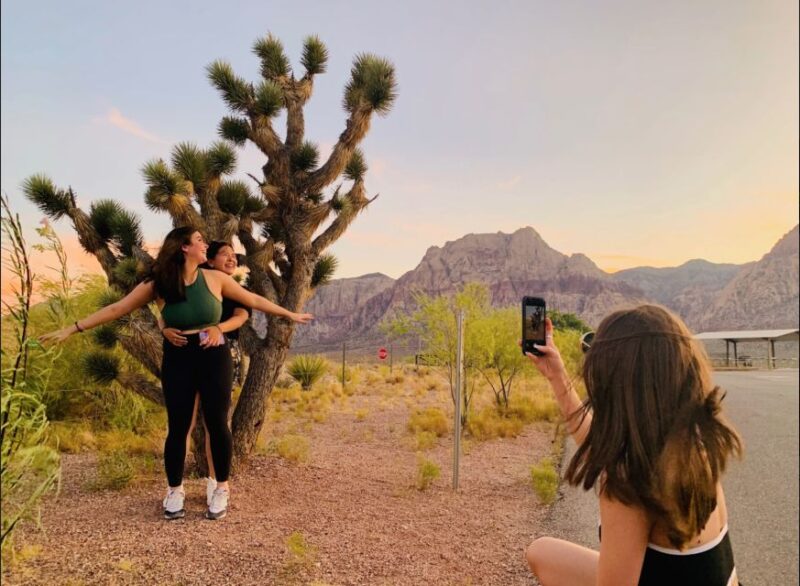 Las Vegas: Sunset Hike and Photography Tour Near Red Rock - Colorful Sandstone Formations and Geological Highlights
