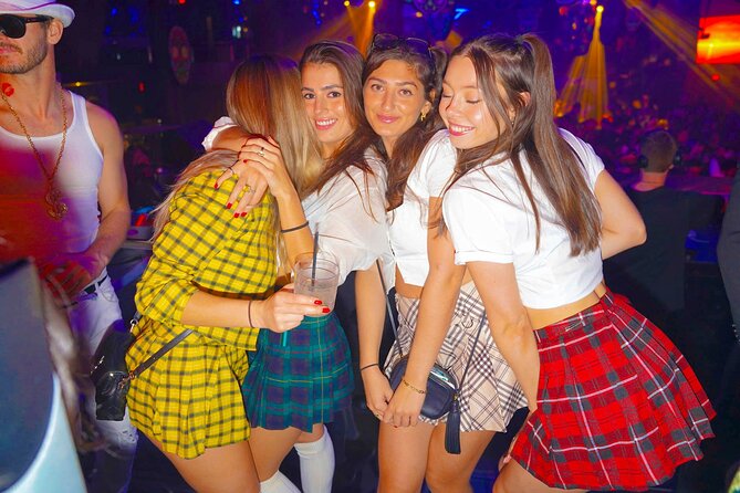 Las Vegas : Ultimate Party Pass with Free Drinks & Party Bus - Is This Tour Worth It Despite Mixed Reviews?