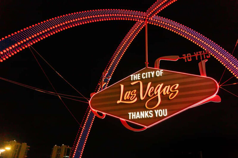 Las Vegas: Vegas After Dark Night Tour with Free Drink (21+) - The Guides Role and Storytelling Style