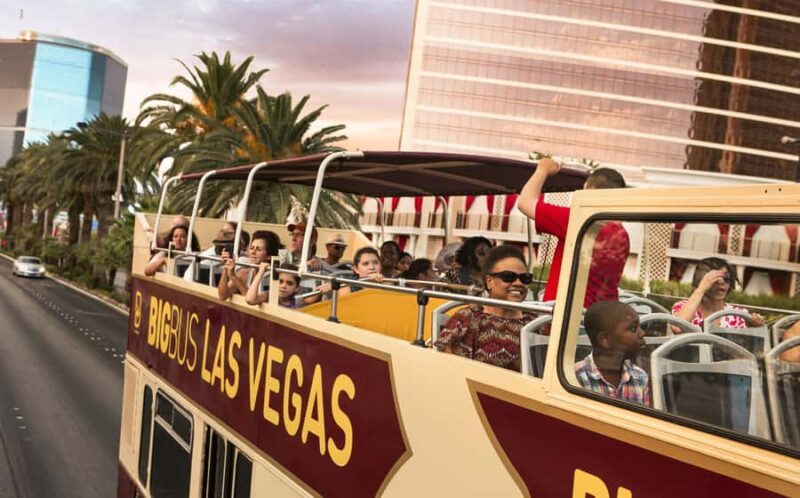 Las Vegas: Vegas After Dark Night Tour with Free Drink (21+) - Physical and Accessibility Considerations