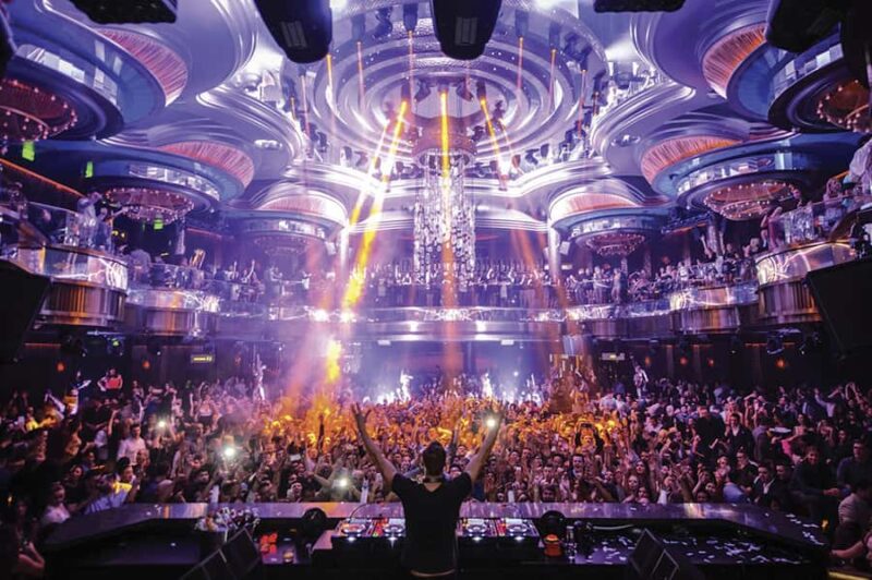 Las Vegas: VIP Club Crawl with Party Bus and Drinks - Inside the Hottest Vegas Nightclubs with Top DJs