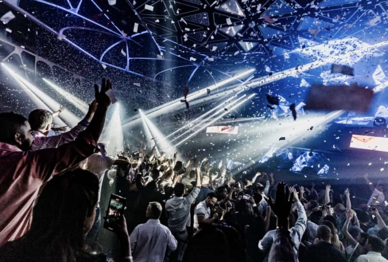 Las Vegas: VIP Club Crawl with Party Bus and Drinks - Who Will Enjoy This Las Vegas Club Crawl Most?