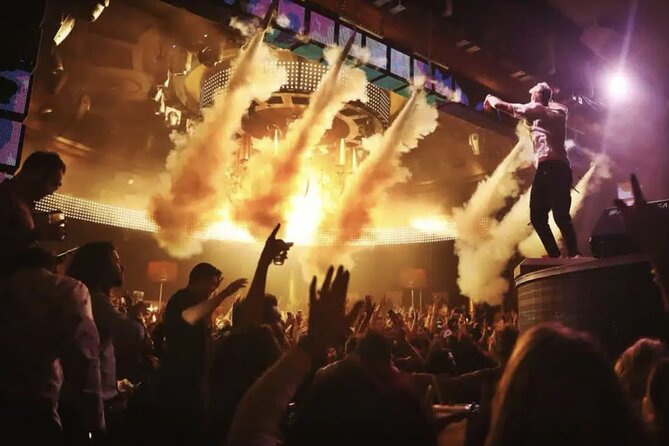Las Vegas: VIP Club Crawl with Party Bus, Express Entry & Drinks - Drinks and Special Offers at the Clubs