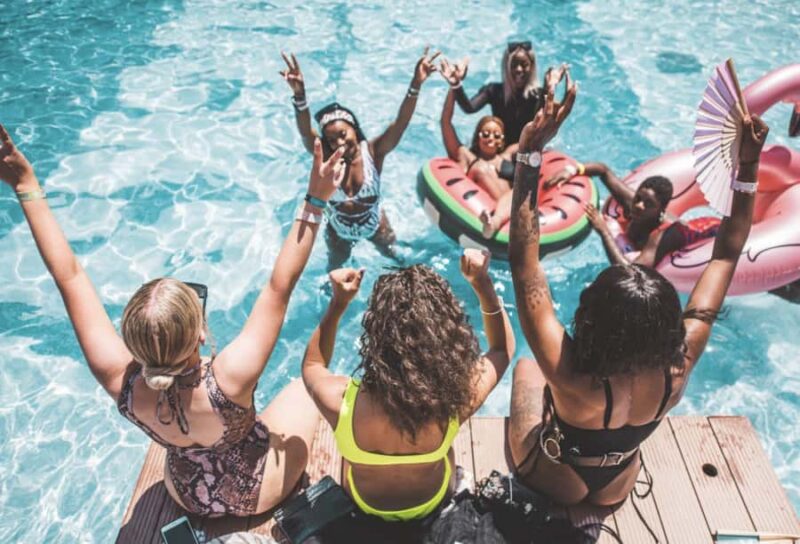 Las Vegas: VIP Pool Crawl with Drinks & Entry - Who Should Consider This Tour
