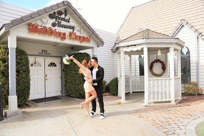 Las Vegas Wedding at A Special Memory Wedding Chapel - The Process to Obtain a Marriage License in Las Vegas
