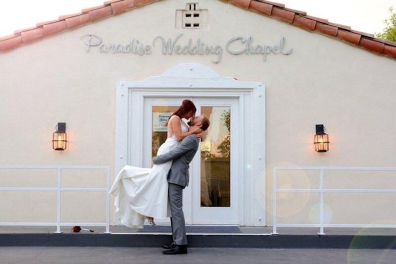 Las Vegas: Wedding at Paradise Wedding Chapel - Key Points