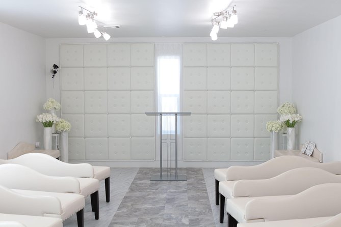 Las Vegas Wedding at Paradise Wedding Chapel - What the Ceremony Includes: From Music to Photos