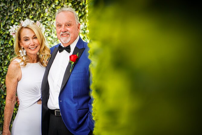 Las Vegas Wedding at The Little Vegas Chapel including Limousine Transportation - The Experience of the Ceremony and Photoshoot