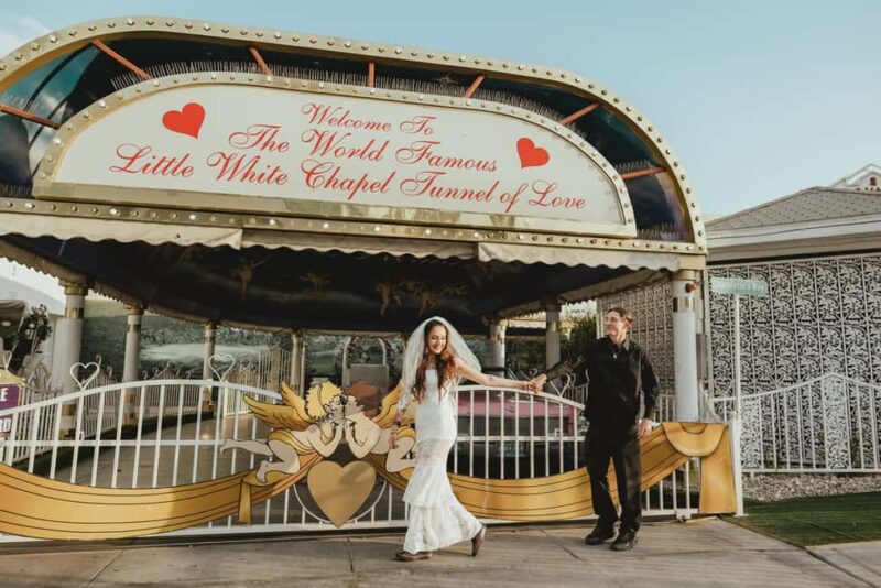 Las Vegas: Wedding Chapel Photography Session - What Makes This Las Vegas Wedding Photography Unique?