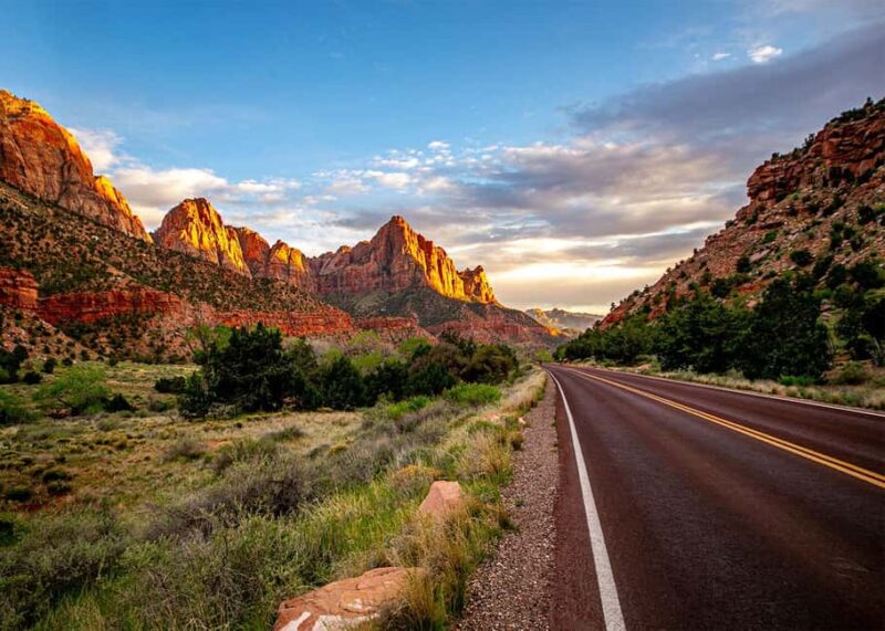 Las Vegas: Zion National Park Guided Tour with Lunch - Picnic Lunch at The Grotto: Shade and Views