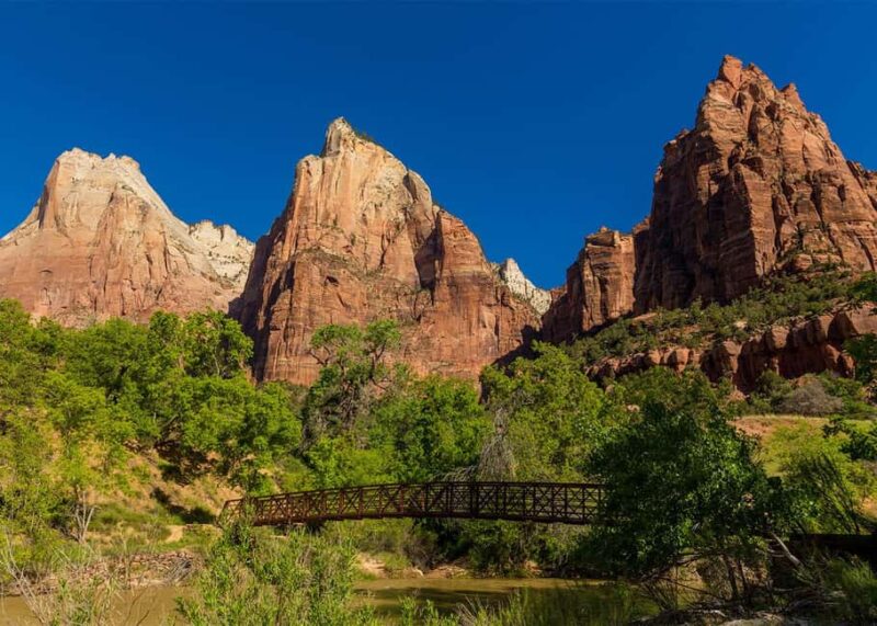 Las Vegas: Zion National Park Guided Tour with Lunch - Exploring the Court of the Patriarchs and Zion’s Iconic Cliffs