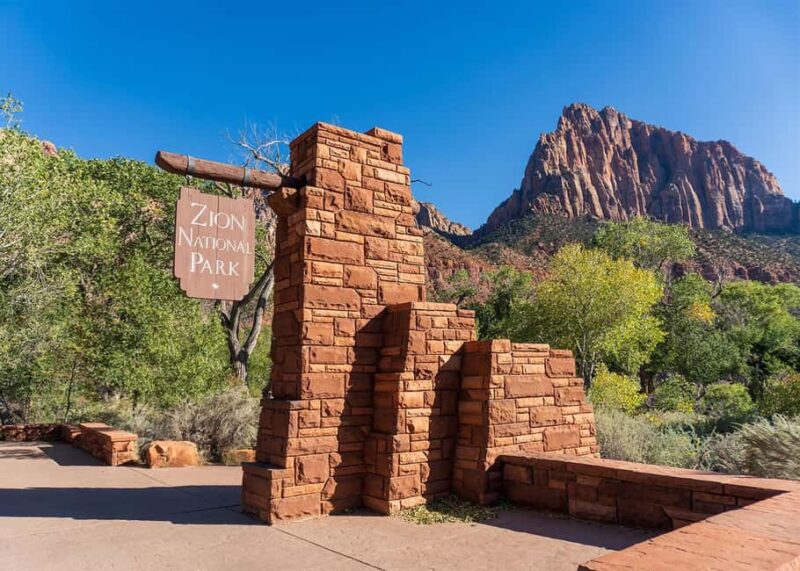 Las Vegas: Zion National Park Guided Tour with Lunch - Zion Visitor Center and Green Features