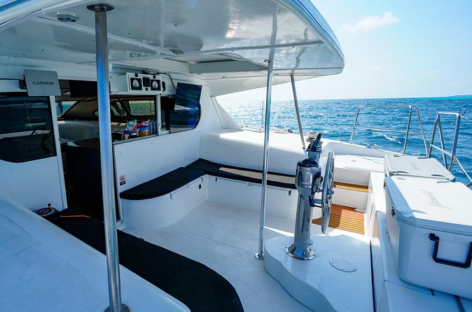 Laura Catamaran Private Tour to Isla Mujeres - Spectacular Views of Cancun and Isla Mujeres