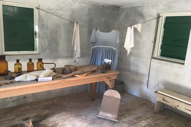 Laura Plantation Tour with Transportation - Stops at Louisiana Swamp and Lake Pontchartrain