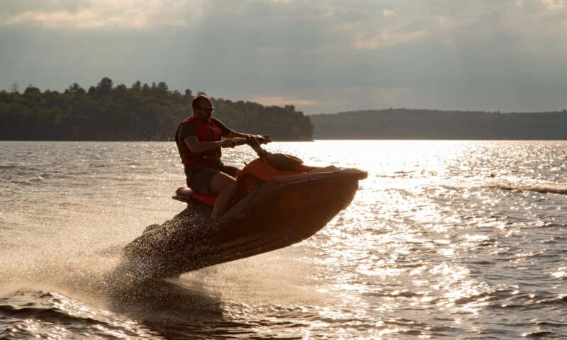 Laurentians: Jetski experience - Scenic Drive on Lac-des-plages with Jetskis