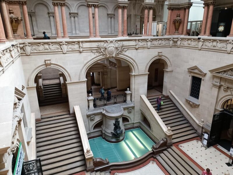 Lausanne: Private Walking Tour with a Local Guide - Explore Lausanne with a Private Local Guide for $85