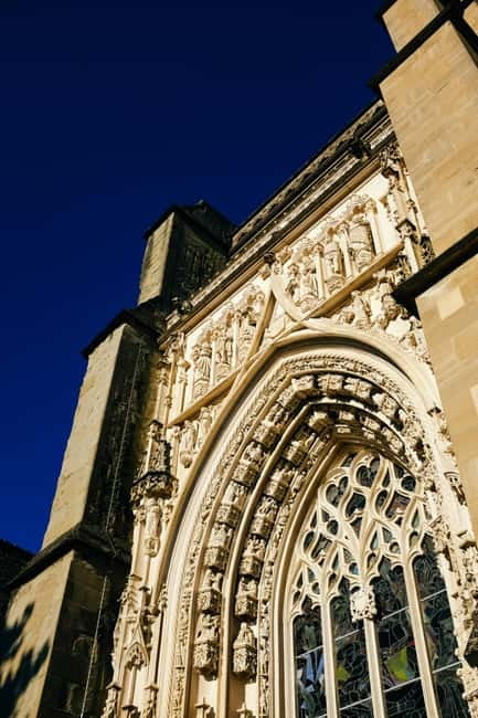 Lausanne: Walking Tour with Chocolate Tastings & Metro - Exploring Ouchy and the Lakeside District