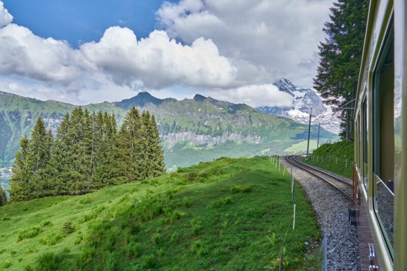 Lauterbrunnen and Mürren Small Group Day Trip - Guide Quality and Tour Personalization